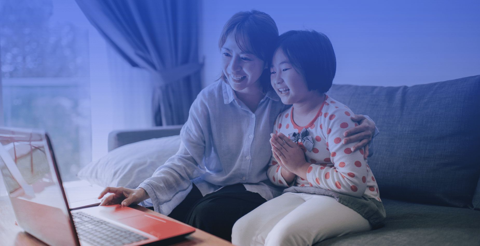 Family connecting during an online family therapy session