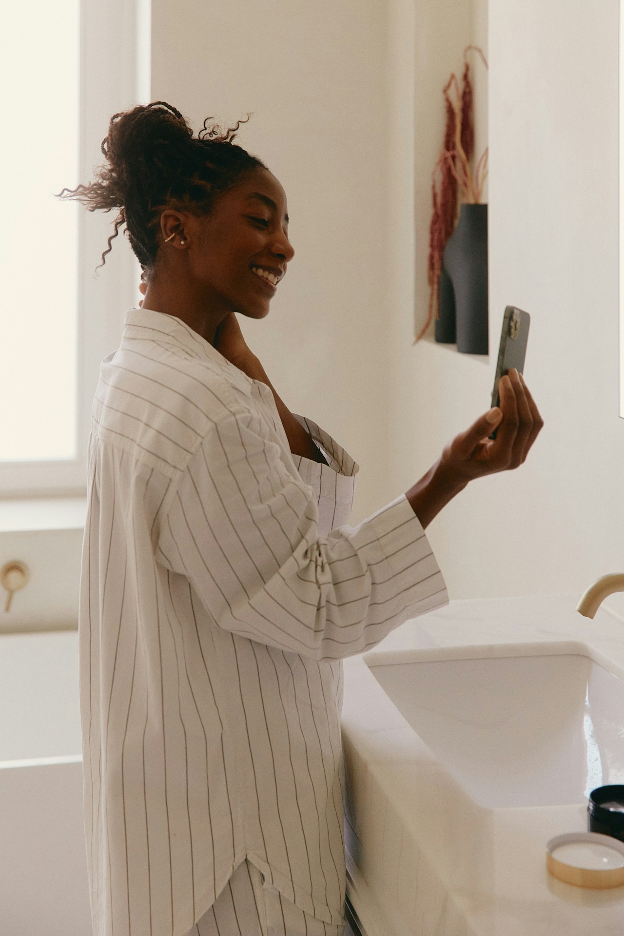 Woman smiling on the phone 